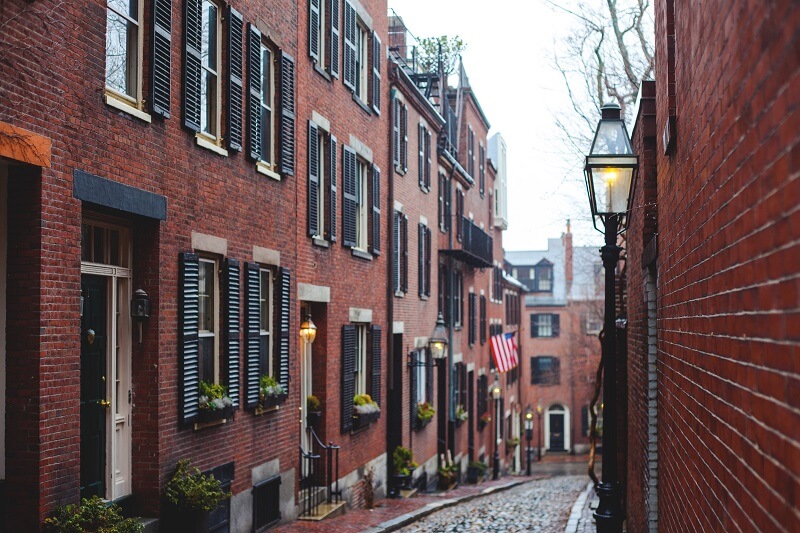 USA Travel Wish List - Meander the cobblestone streets of Beacon Hill and view the Boston Brownstones.